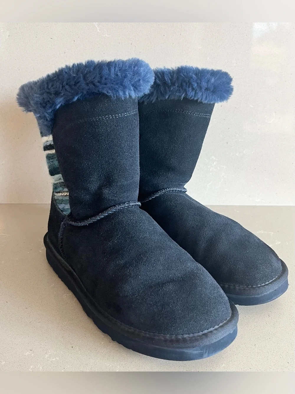 Lamo Suede Water Resistant Boots Willow Faux Fur Lining Blue Women’s 6